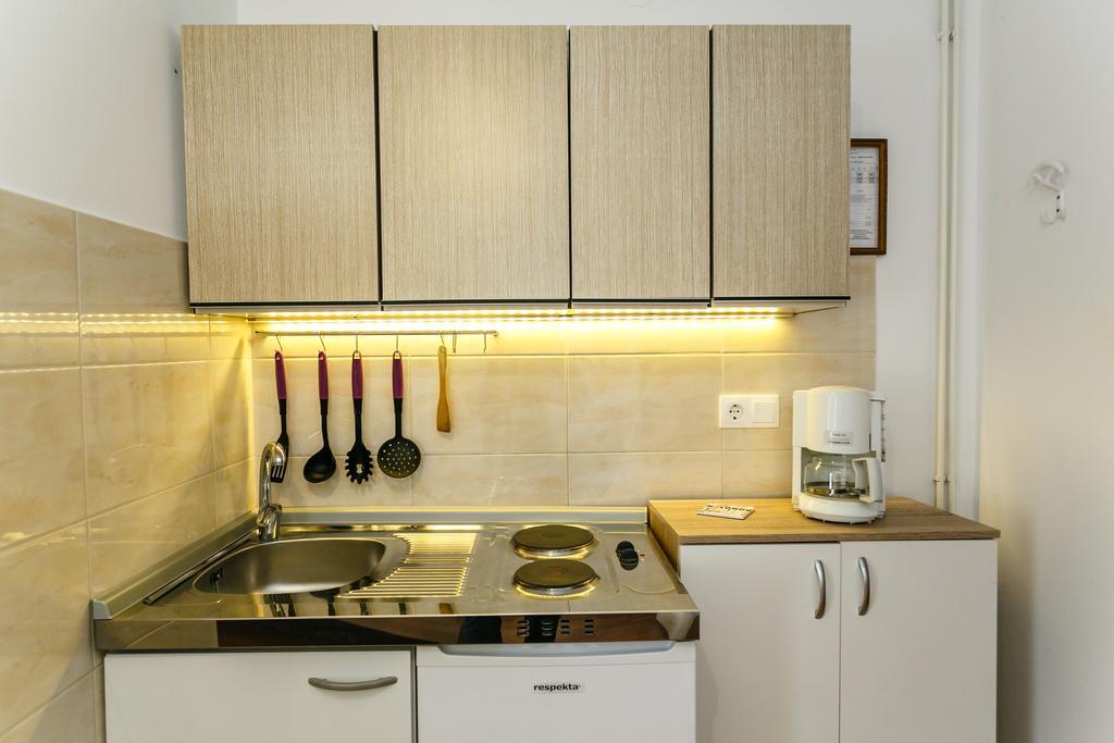 Apartmani Cvelic Malinska Exterior photo